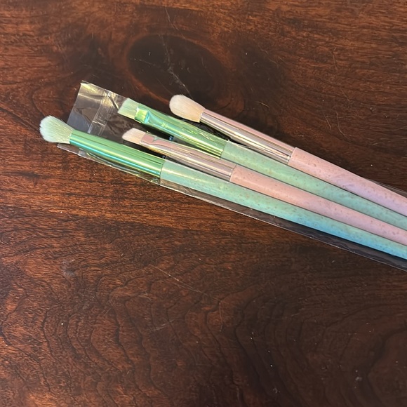 Elaina Badro Makeup Eye Brushes - 2 sets - Picture 3 of 3